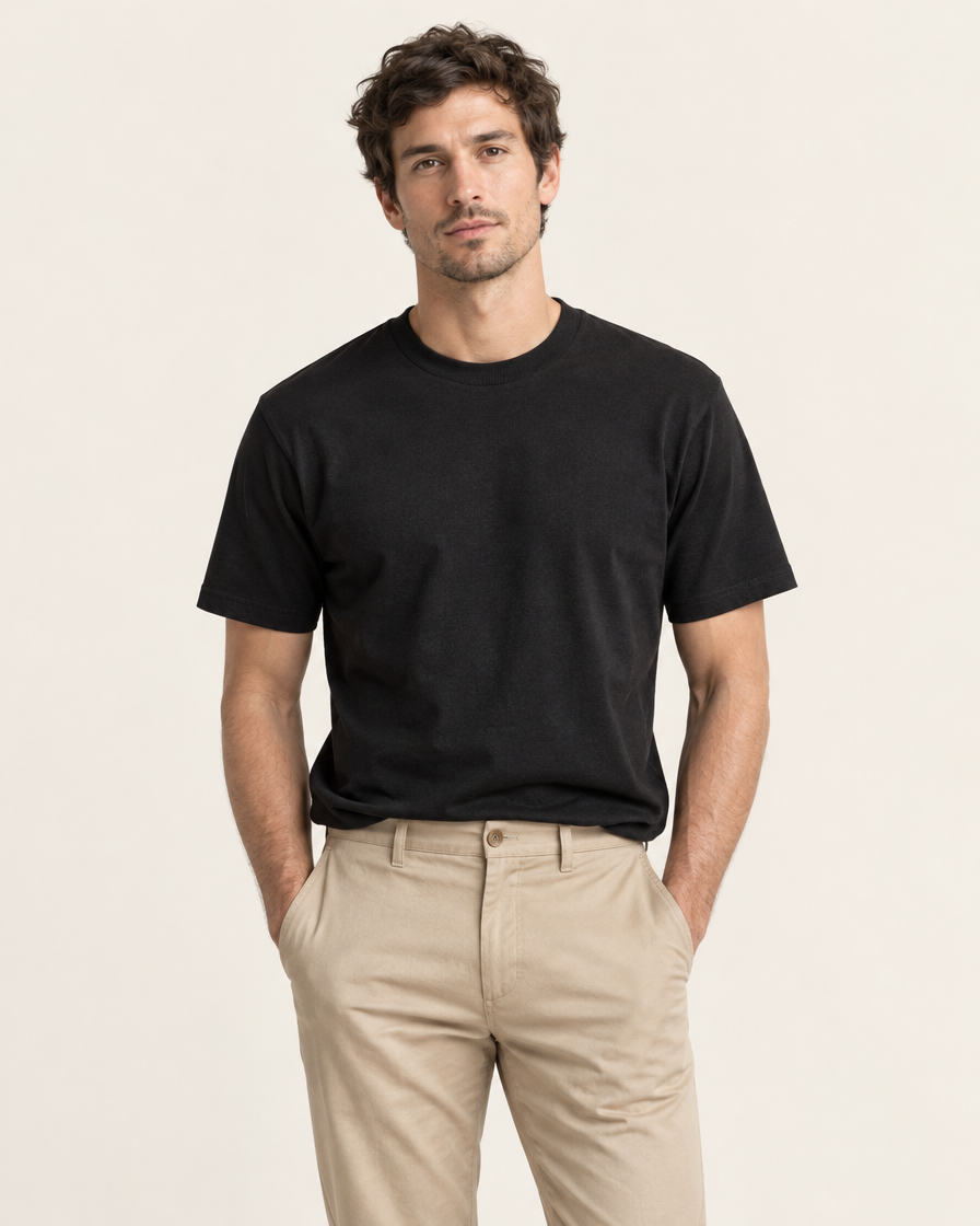 T-shirt Essentiel en coton épais noir porté – Veladex
